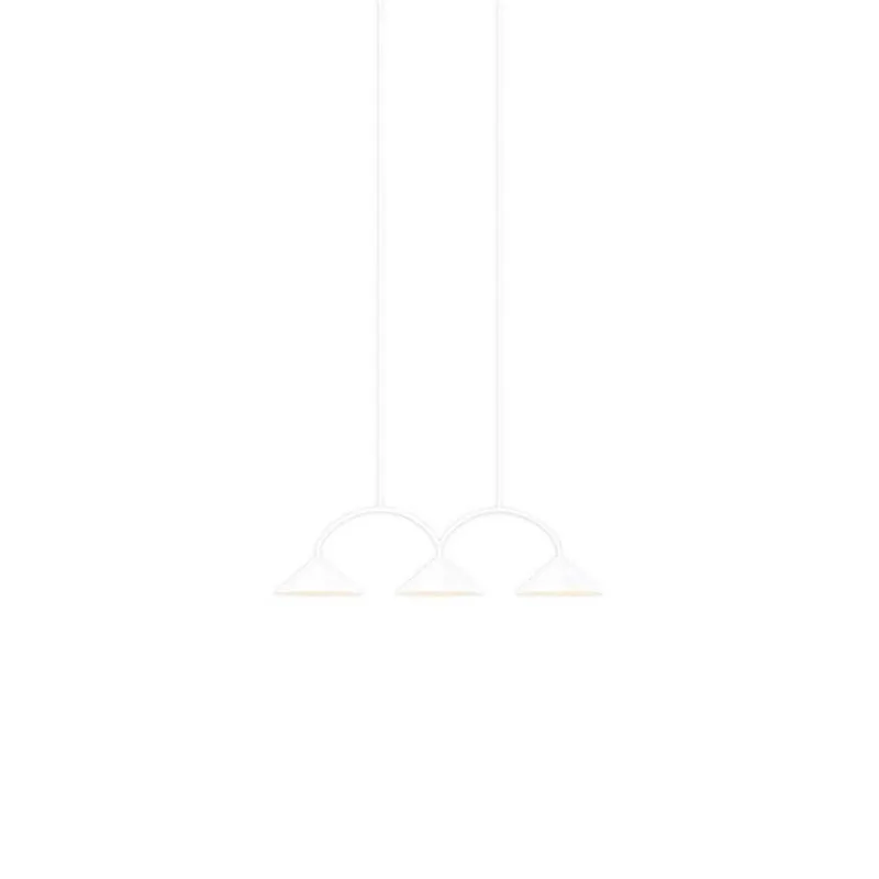 Suspension CURVE 3, 3 lampes, 95 cm de Globen Lighting en Blanc – photo produit 1 sur 4