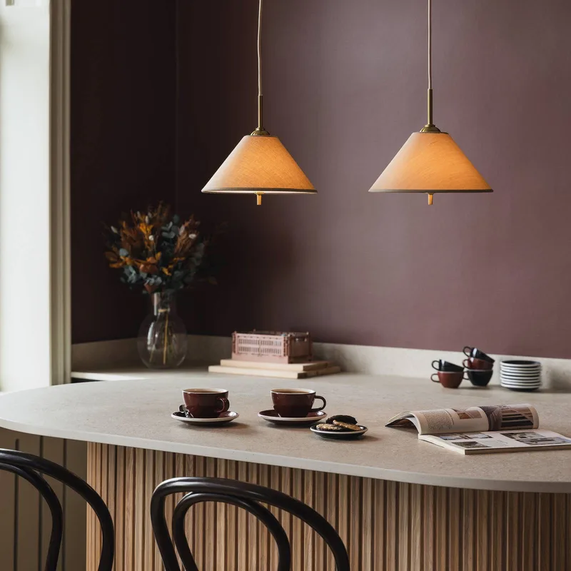hængelampe IRIS 25 mokkabrun Ø 25 cm fra Globen Lighting i Mokka-bruin, Hvid – produktbillede 2 af 4