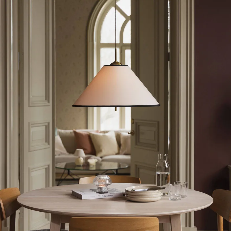 IRIS 50 hanglamp crèmekleurig Ø 50 cm van Globen Lighting – productfoto 2 van 3