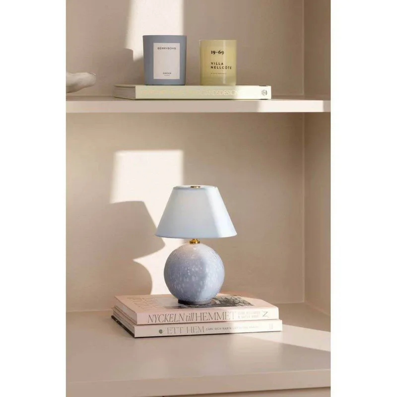 IRIS accu-tafellamp, hoogte 23 cm, G4 från Globen Lighting i Blå – produktbild 4 av 5