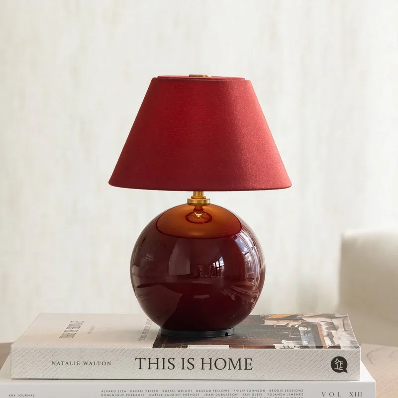 IRIS accu-tafellamp, hoogte 23 cm, G4 från Globen Lighting i Röd – produktbild 2 av 2