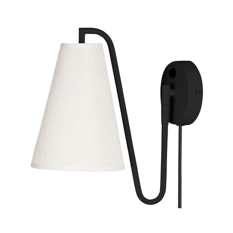 Lou Wandlamp Bouclé Wit/Zwart fra Globen Lighting – produktbillede