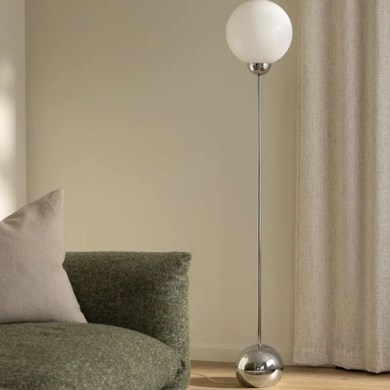Ripley vloerlamp chroom glas 144 cm fra Globen Lighting – produktbillede