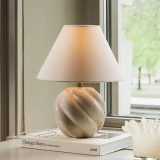 tafellamp DAHLIA, beige/beige, hoogte 31 cm från Globen Lighting i Beige – produktbild 1 av 5