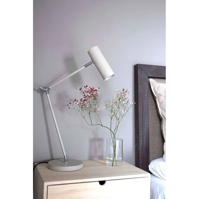 tafellamp Hubble READ, beige, hoogte 45 från Globen Lighting i Beige, Krom – produktbild 1 av 2