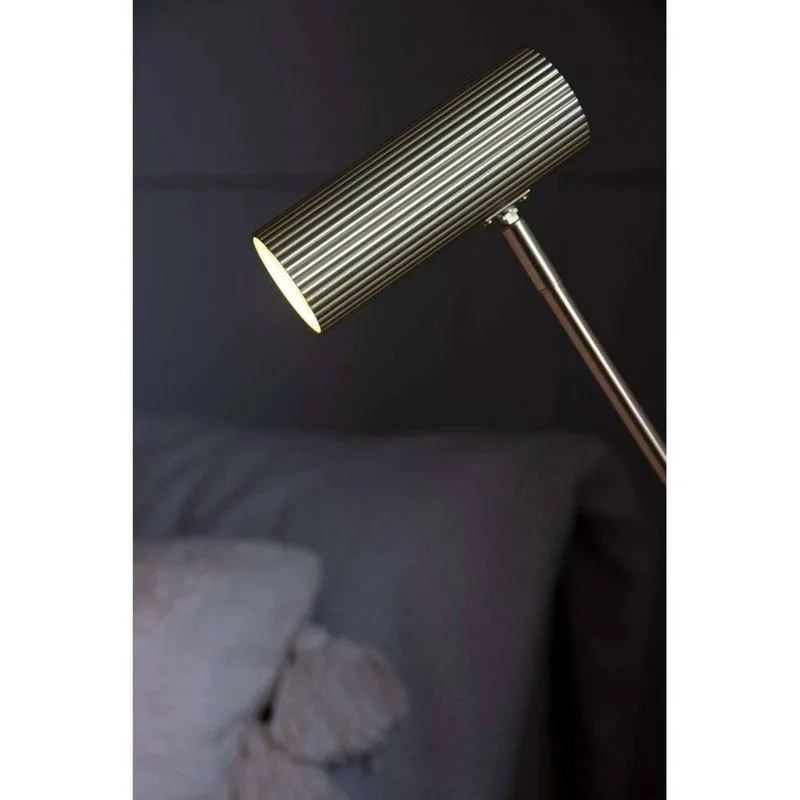 bordslampa Hubble READ, mässing Höjd 45 cm från Globen Lighting i Geborsteld messing – produktbild 2 av 4