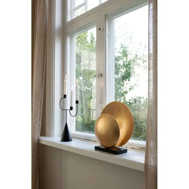 Orbit Tischleuchte Brass von Globen Lighting in Messing, Schwarz – Produktfoto 3 von 5