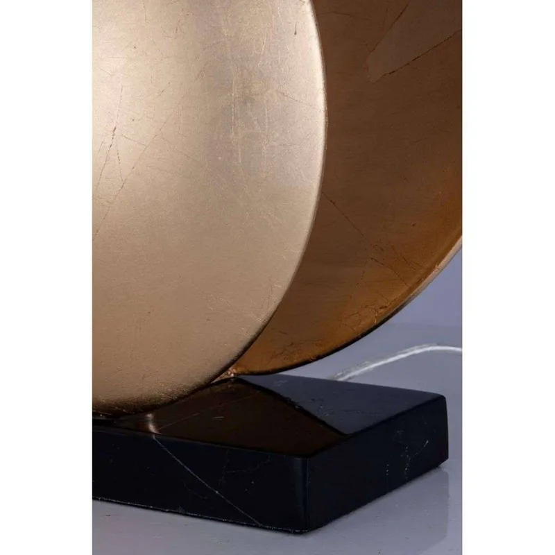 Orbit Tischleuchte Brass von Globen Lighting in Messing, Schwarz – Produktfoto 1 von 5