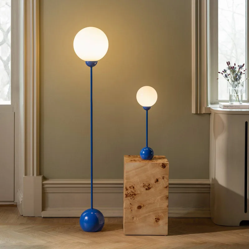 tafellamp Ripley blauw, hoogte 52 cm, ijzer/glas från Globen Lighting i Blå, Vit – produktbild 3 av 4