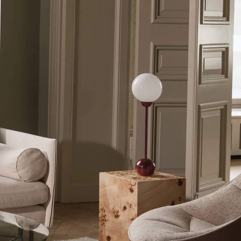tafellamp Ripley rood, hoogte 52 cm, ijzer/glas från Globen Lighting i Bordeauxrood, Vit – produktbild 3 av 4