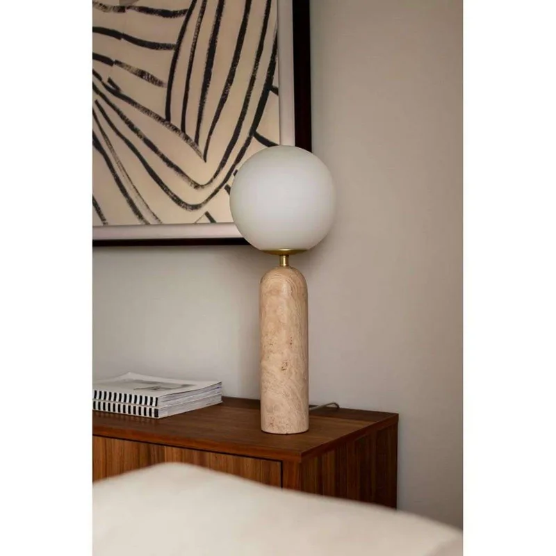 bordlampe Torrano højde 53 cm travertin fra Globen Lighting i Beige, Hvid, Geborsteld messing – produktbillede 3 af 5