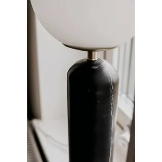 Lampe de table Torrano Noir de Globen Lighting en Noir, Blanc, Geborsteld messing – photo produit 1 sur 5