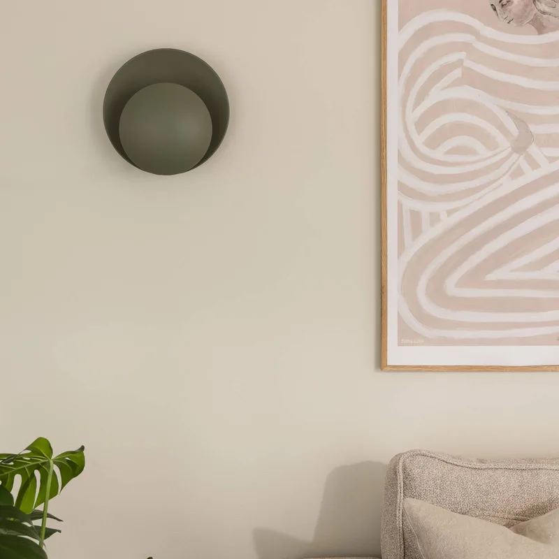 wandlamp ORBIT, groen, metaal, Ø 30 cm by Globen Lighting in Mosgroen – product photo 1 of 2