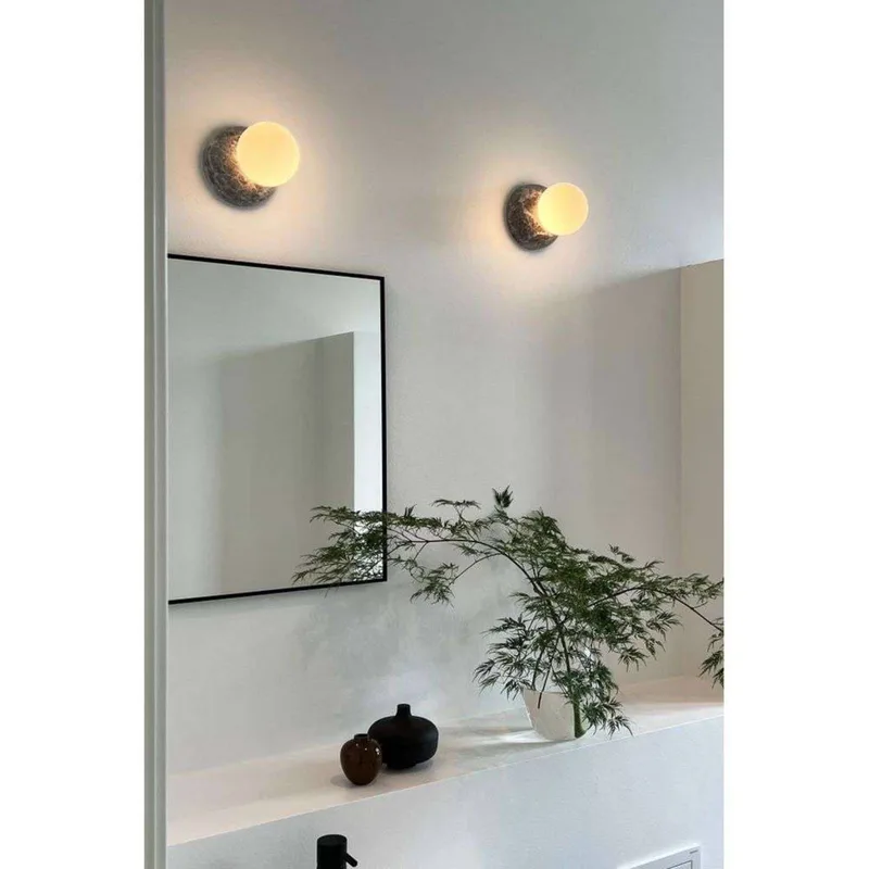 wandlamp Torrano, grijs, Ø 13 cm, IP44 fra Globen Lighting i Grijs gemarmerd, Hvid – produktbillede 4 af 4