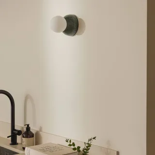 Torrano Wandleuchte 13 cm IP44 Grün von Globen Lighting in Weiß, Dunkelgrün – Produktfoto 1 von 2