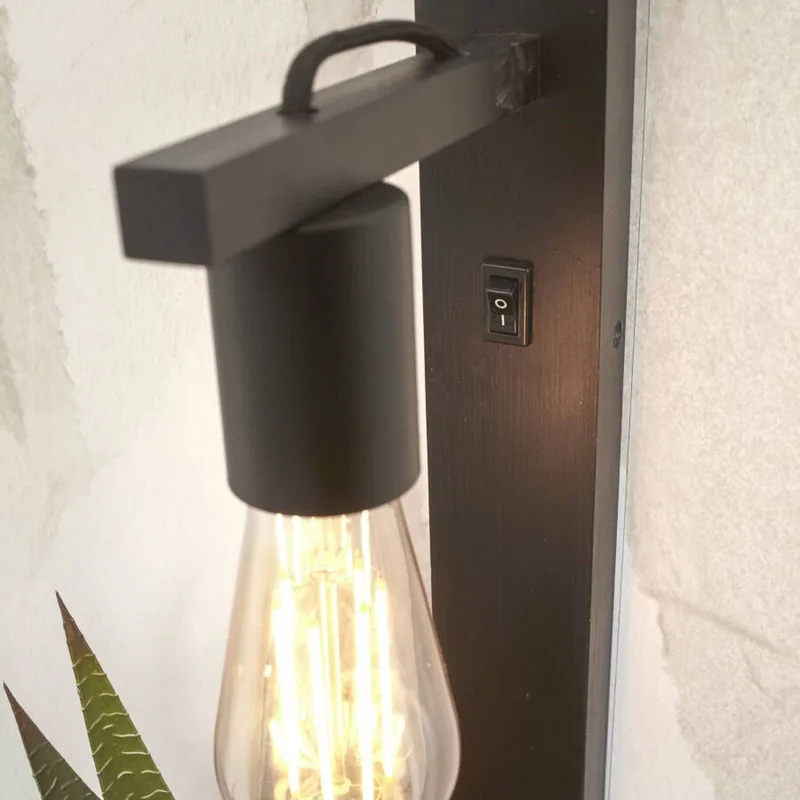 Flores wandlamp met opbergruimte de Good&Mojo en Noir – photo produit 3 sur 3