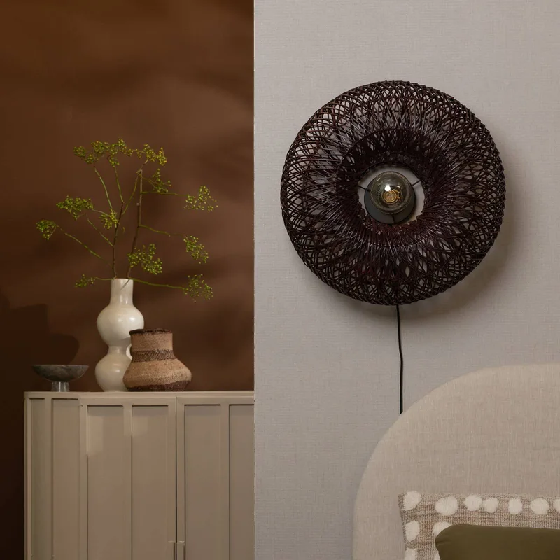 Applique avec prise Arizona - Marron - Rotin de Good&Mojo en Bordeauxrood – photo produit 2 sur 5