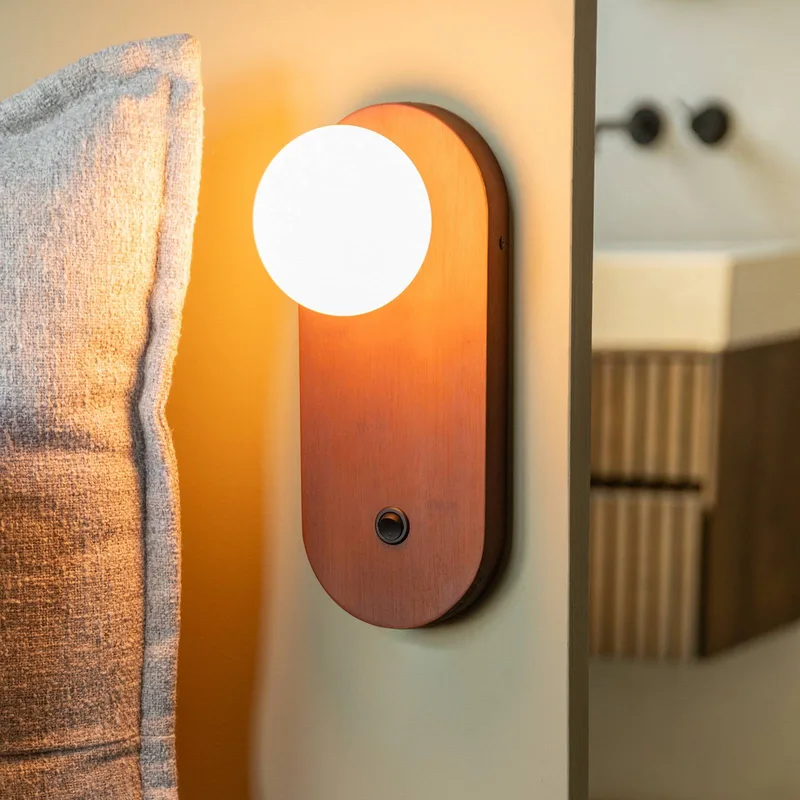 wandlamp Java, glas/bamboe, stekker fra Good&Mojo i Brun – produktbillede 1 af 5