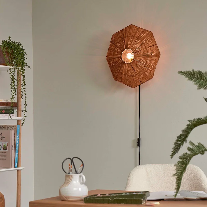 wandlamp Panama, bruin, Ø 45 cm, stekker von Good&Mojo in Braun, Schwarz – Produktfoto 3 von 5