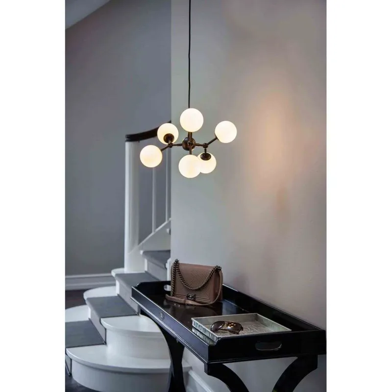 Atom 6 hanglamp zwart/wit från Halo Design – produktbild