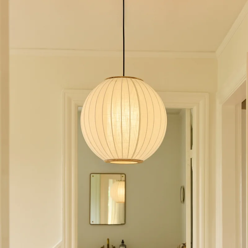 BALLOON hanglamp, Ø 40 cm, crème, textiel fra Halo Design – produktbillede