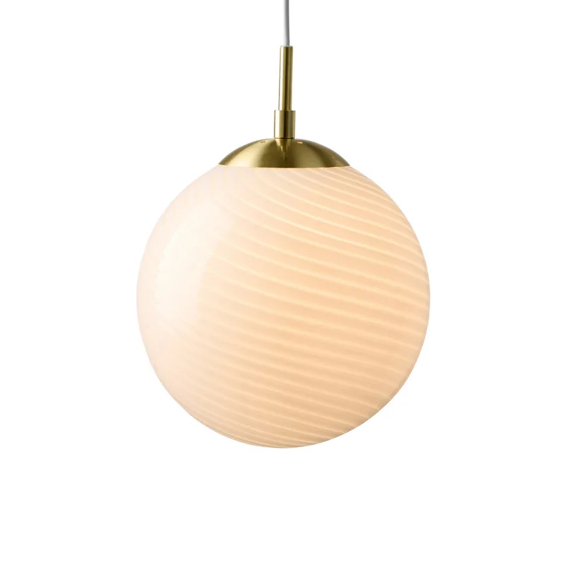 CANDY BALL Hängelampe, opal/altmessing Ø 20 cm von Halo Design – Produktfoto