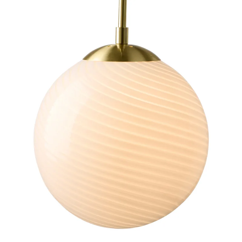 CANDY BALL hanglamp, opaal/oud messing Ø 30 cm fra Halo Design – produktbillede