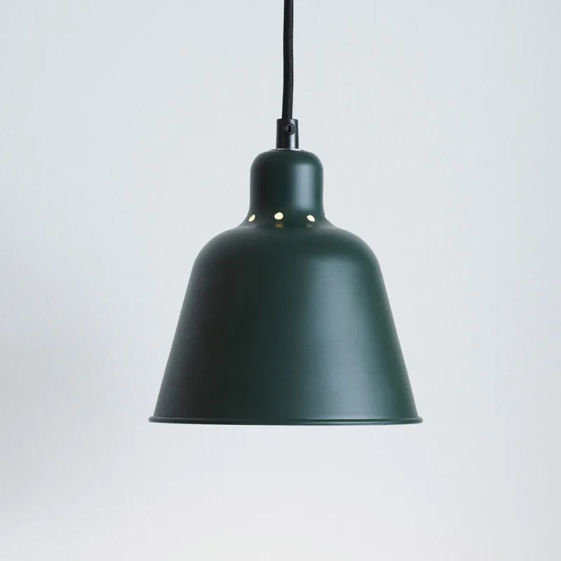 CARPENTER hanglamp, donkergroen, Ø 15 cm, E14 von Halo Design – Produktfoto