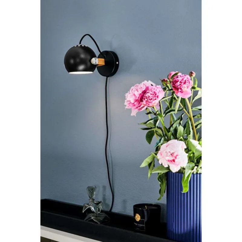 D.C Wandlamp Ø12 White/Oak fra Halo Design – produktbillede