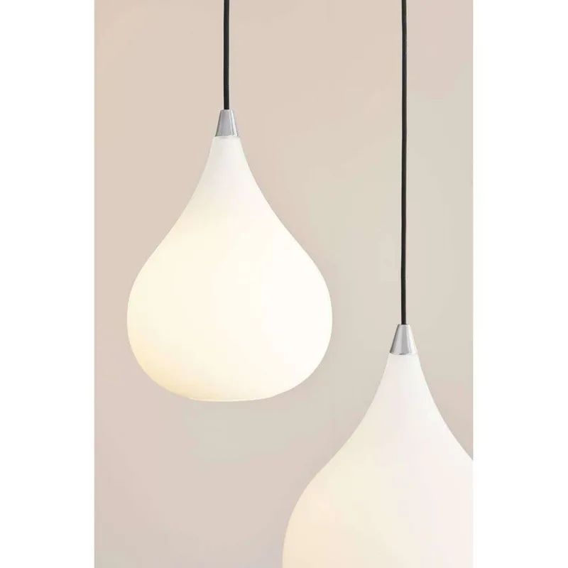Drops Pendelleuchte Ø30 Opal von Halo Design – Produktfoto
