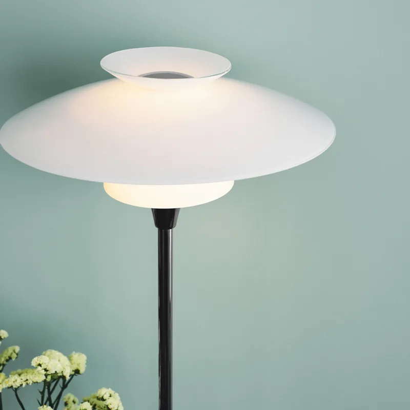 SCANDINAVIA vloerlamp, chroom/opaal, hoogte 150 cm de Halo Design – photo produit