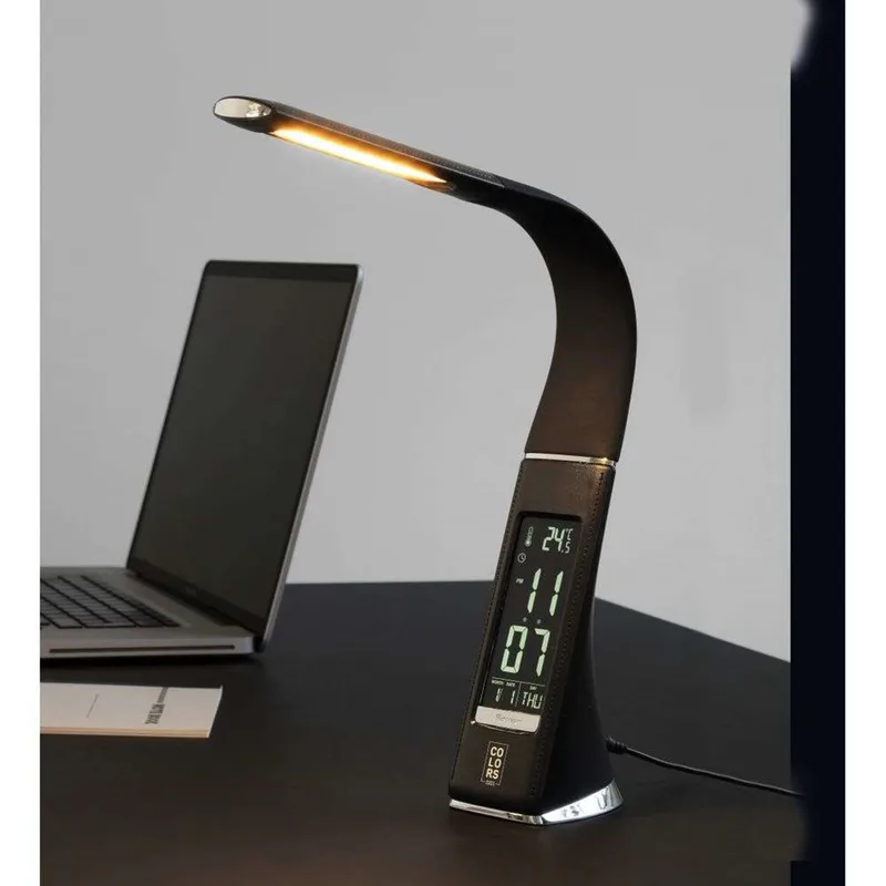 Watch & Light Desk Lamp van Halo Design – productfoto