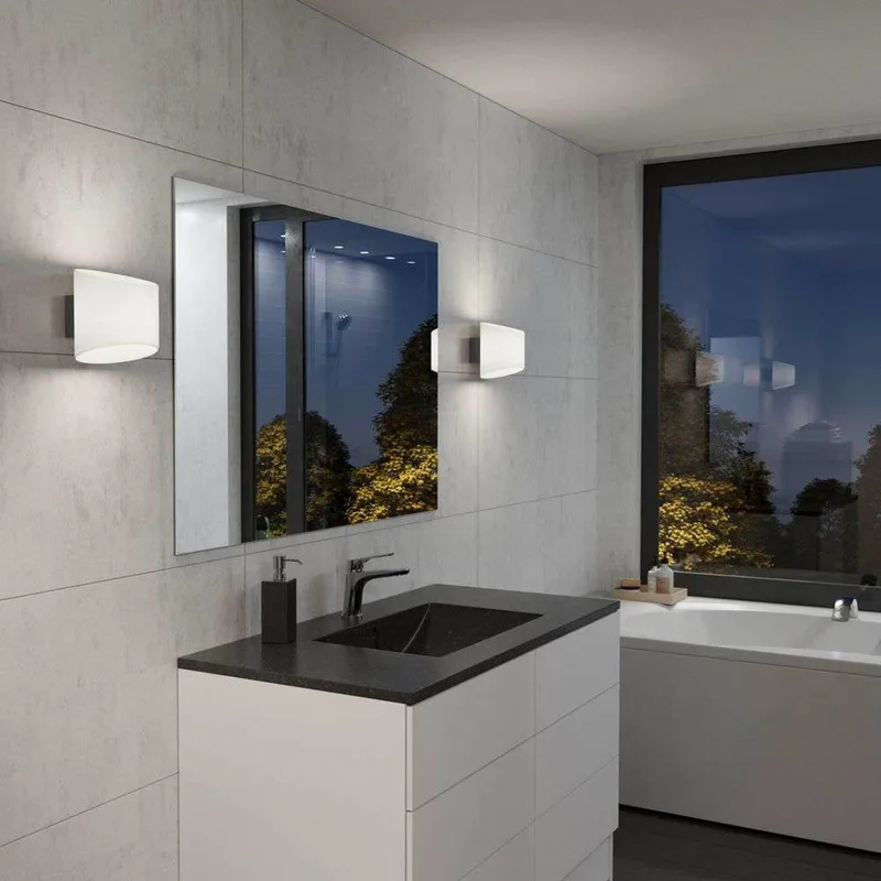 Applique murale Evoke IP44 ovale anthracite/opale de Herstal – photo produit