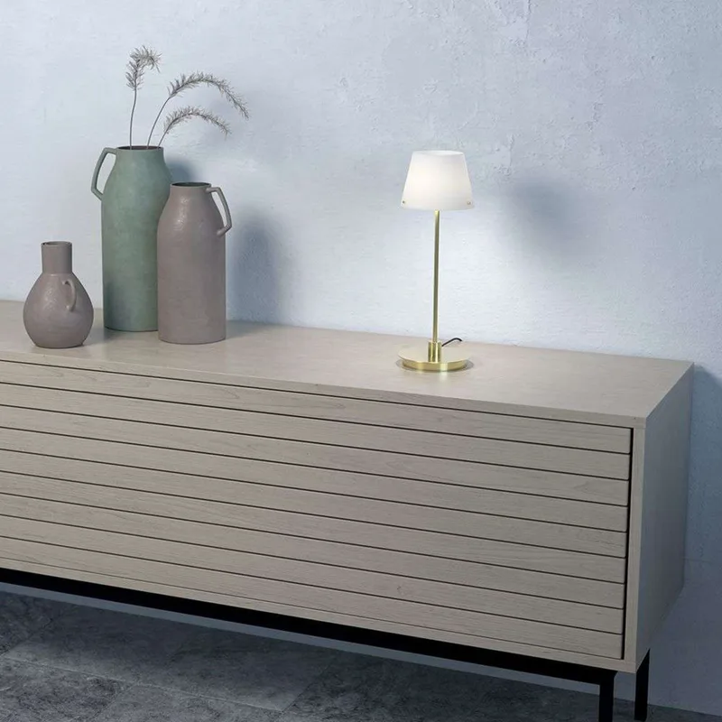 Gil il Grande Tafellamp Satin/Brass van Herstal – productfoto