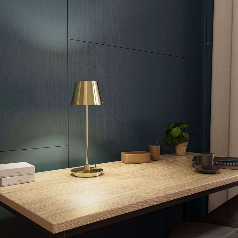 Gil il Grande Taffellamp Satin Brass/Satin Brass fra Herstal – produktbillede