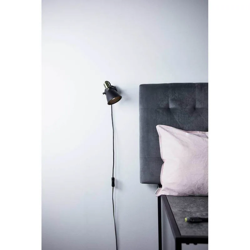 Alton Wandleuchte Black von Markslöjd – Produktfoto
