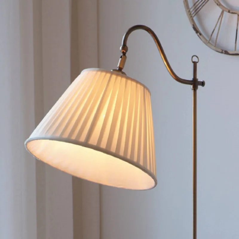 Antieke vloerlamp Charleston oud messing by Markslöjd in Oud messing, Beige – product photo 2 of 3