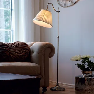 Antieke vloerlamp Charleston oud messing by Markslöjd in Oud messing, Beige – product photo 1 of 3