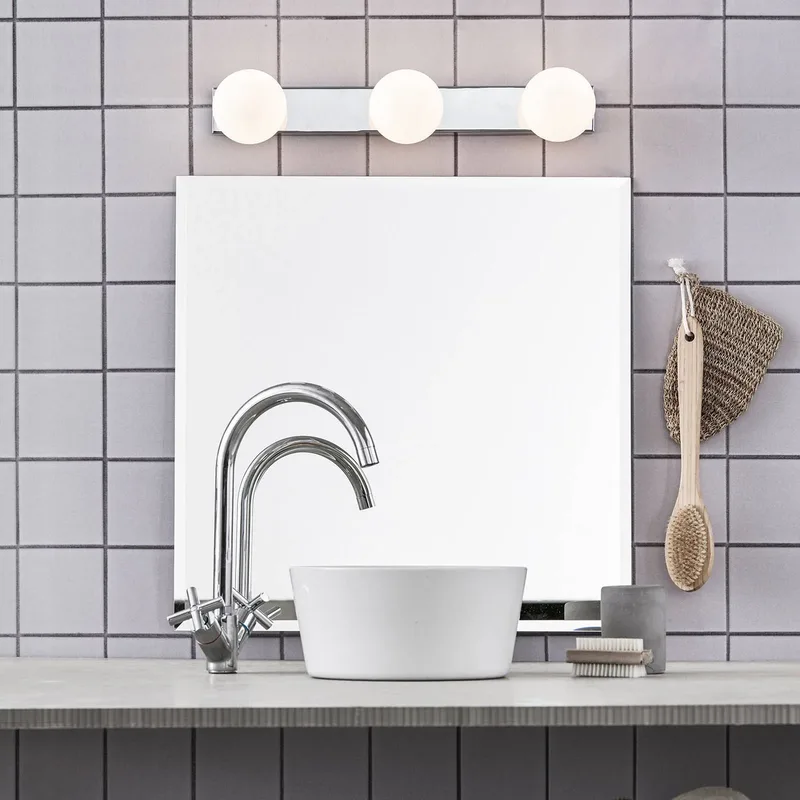 Mini 3 Applique Murale IP44 Chrome/Blanc de Markslöjd en Chrome, Blanc – photo produit 1 sur 3