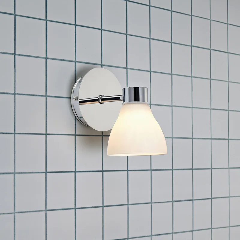 Cassis Wandlamp IP44 Chroom/Opaal de Markslöjd – photo produit