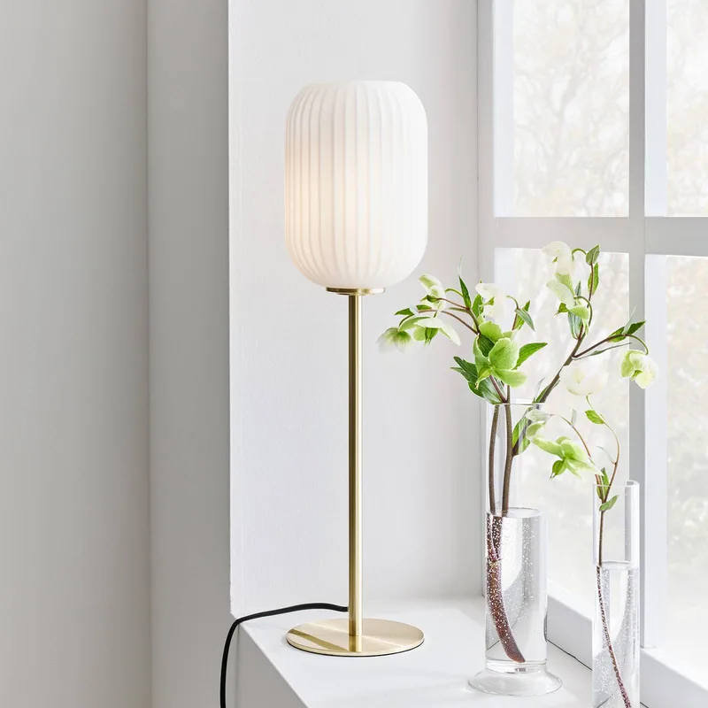 Cava tafellamp, messingkleurig, glas, hoogte 55 cm fra Markslöjd i Messing, Opaal – produktbillede 3 af 4