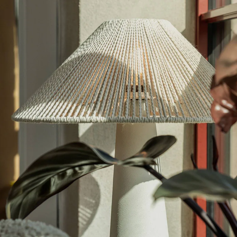 Favoro tafellamp, hoogte 50 cm, keramiek, textiel van Markslöjd in Crème – productfoto 2 van 2