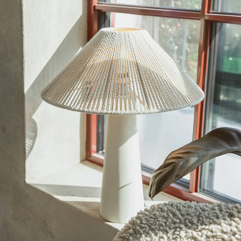 Favoro tafellamp, hoogte 50 cm, keramiek, textiel van Markslöjd in Crème – productfoto 1 van 2