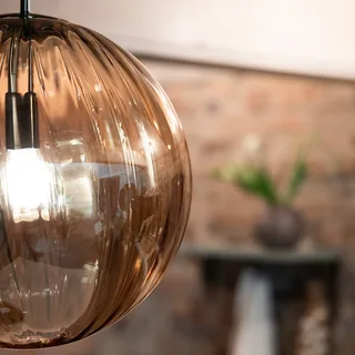 Fengari 1 Suspension Antique Brass/Amber de Markslöjd en Amber, Noir – photo produit 3 sur 3