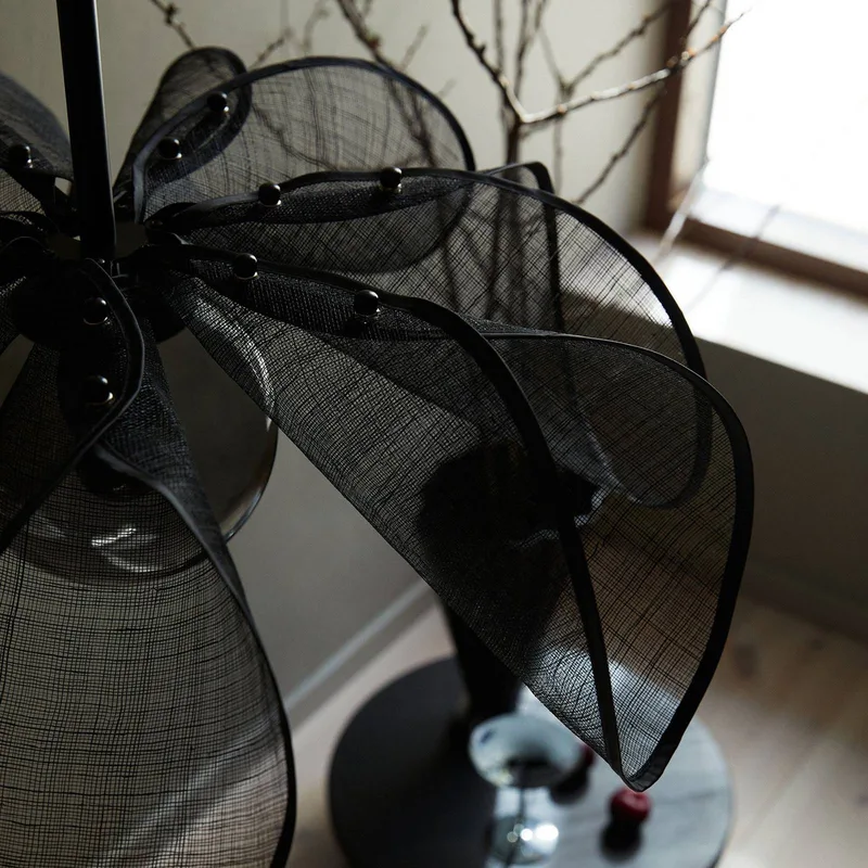 Suspension Styrka, Ø 63 cm, noir et gris fumée, fibre de bananier de Markslöjd en Noir, Rookgrijs – photo produit 4 sur 5