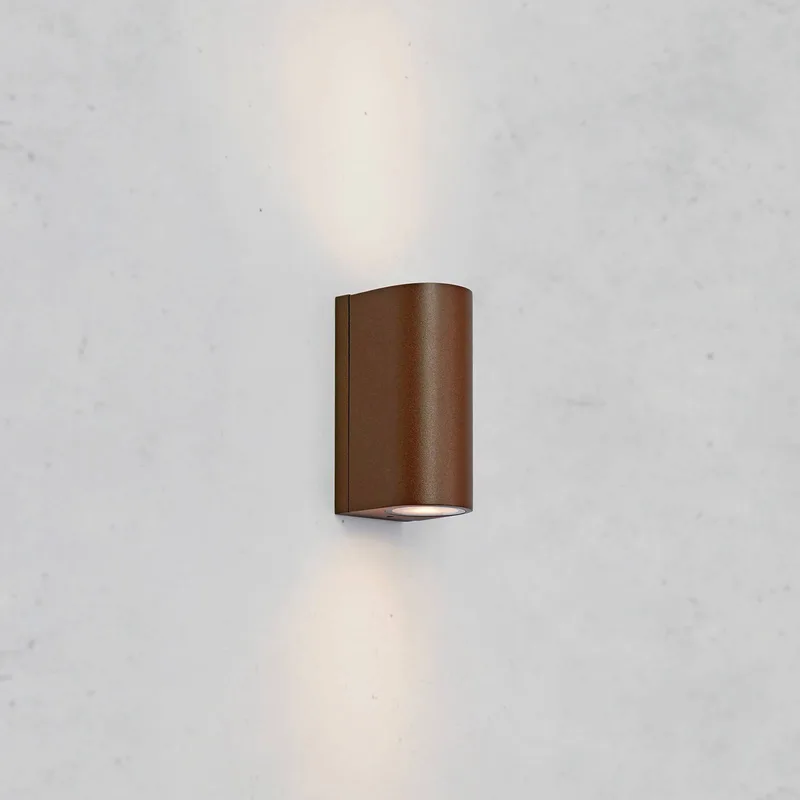 LED buiten wandlamp Alor, 2-lamps, IP65, dimbaar de Markslöjd en Marron – photo produit