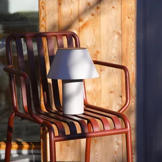 LED tafellamp op zonne-energie Vivo, IP44, hoogte 30 cm, dimbaar. fra Markslöjd i Grå – produktbillede 2 af 3