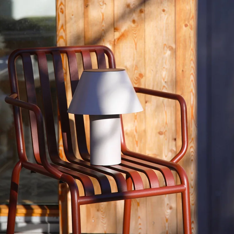 LED tafellamp op zonne-energie Vivo, IP44, hoogte 30 cm, dimbaar. fra Markslöjd i Grå – produktbillede 2 af 3