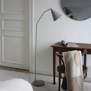 LED vloerlamp Funil, metaal, dimbaar de Markslöjd en Gris – photo produit 1 sur 4