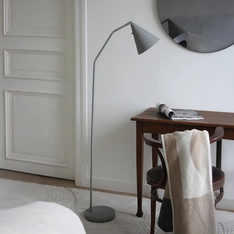 LED vloerlamp Funil, metaal, dimbaar de Markslöjd en Gris – photo produit 1 sur 4